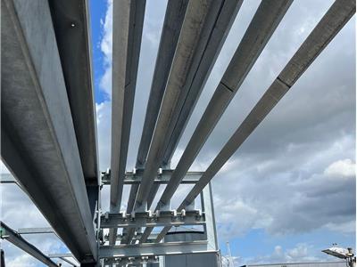 kunststof leidingen én een leidingbrug 4