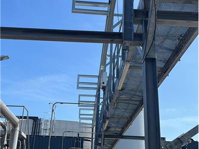 kunststof leidingen én een leidingbrug 9